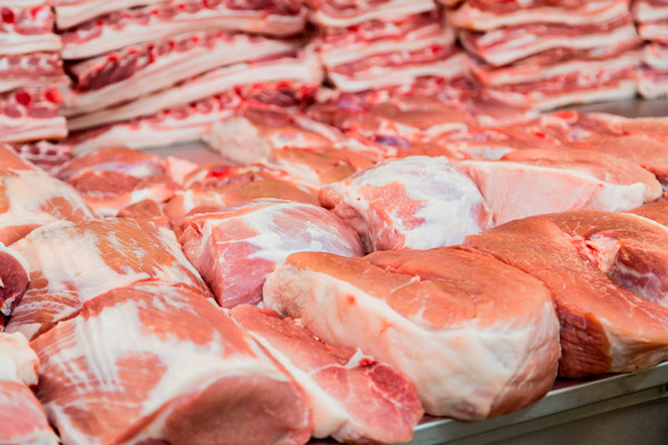 Производство свинины в Псковской области упало почти на 20%