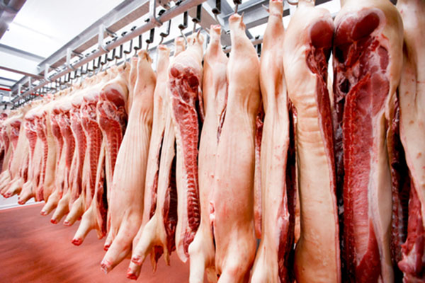Импорт свинины в Украину сократился вдвое за первые два месяца этого года