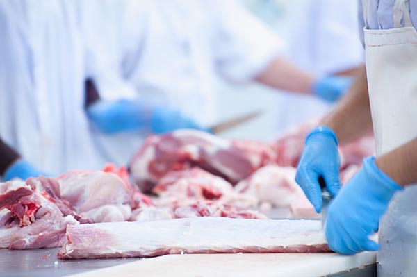 Азербайджан ввел временный запрет на импорт мясной продукции по эпизоотии